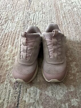 New Balance Kids Slip-On Sneakers in Dusty Pink